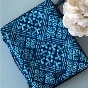 NWOT Vera Bradley Portfolio